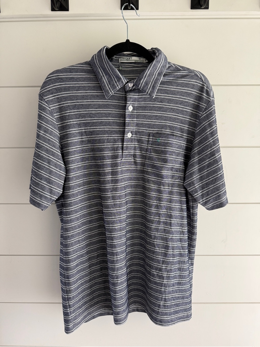 Criquet Men's Gray and White Striped Polo, Size Medium